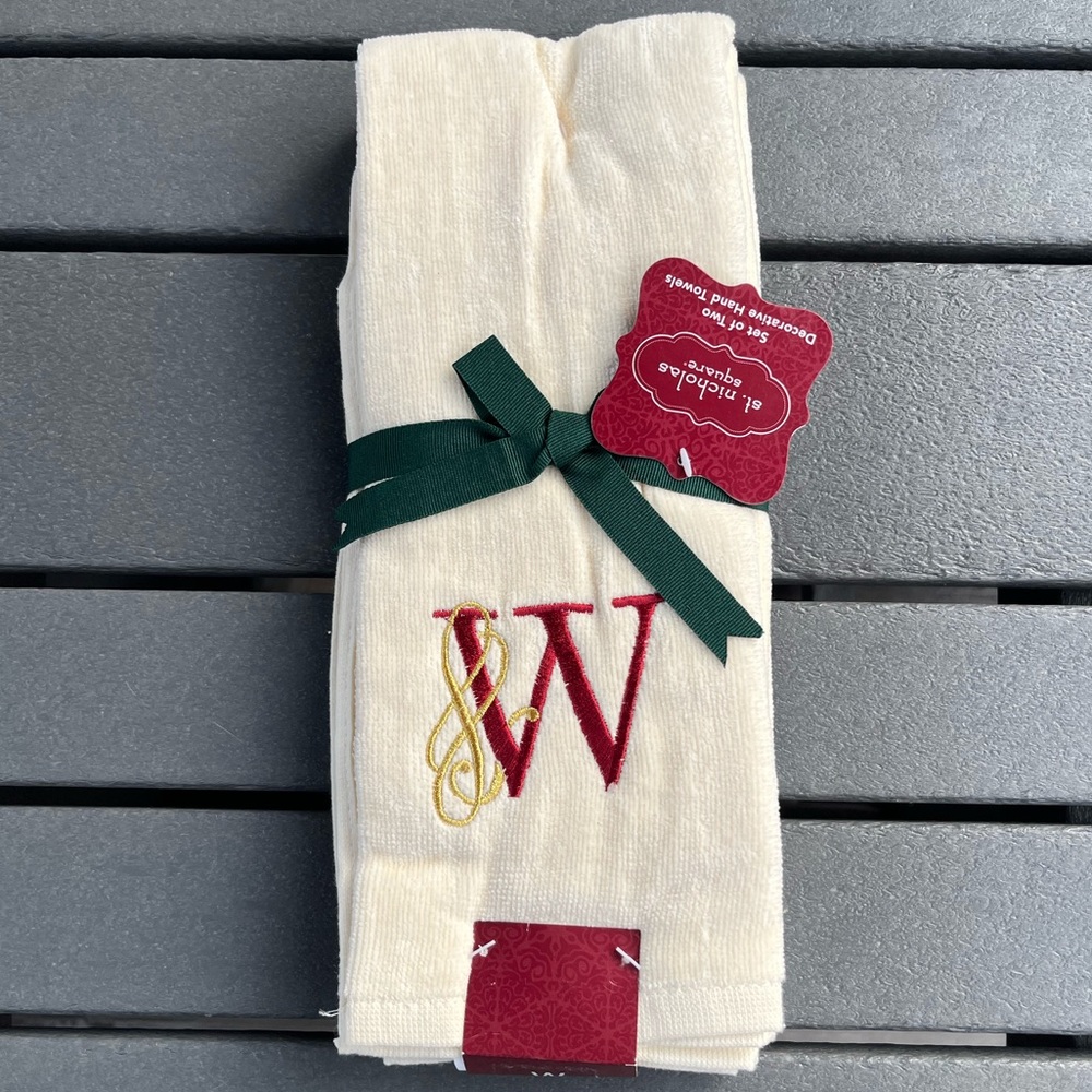 Kohls; Holiday Beige & Red Embroidered Monogram “W”; Kitchen/Hand Towels; NWT